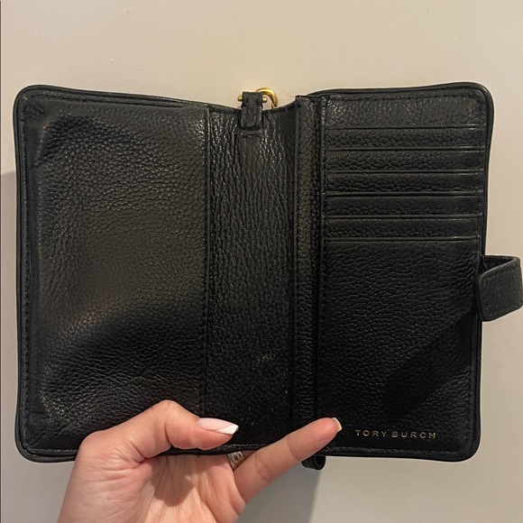 Tory Burch Black Leather Wallet with Gold Logo - Picture 3 of 3
